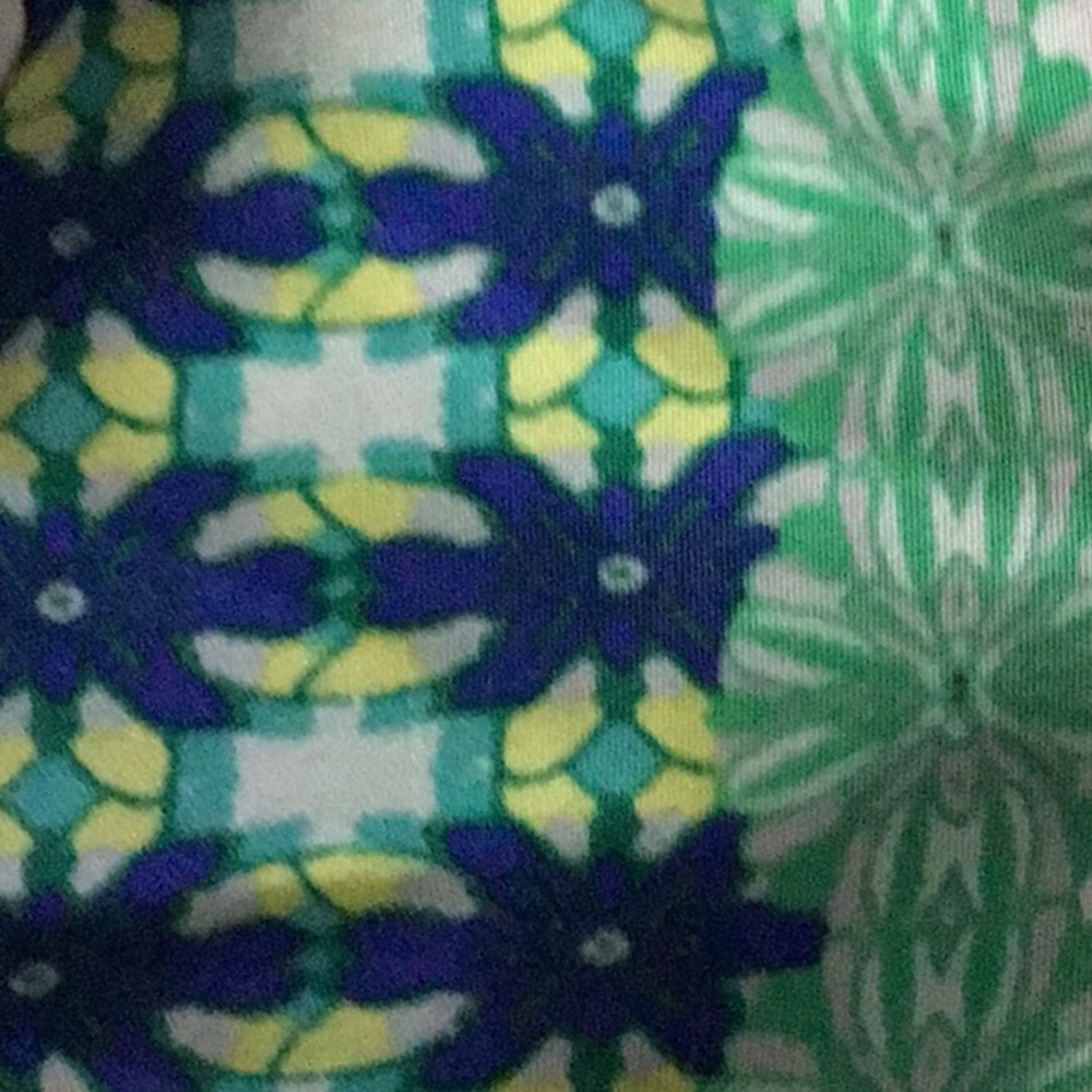 Long sleeves  half way button down shirt - Picture 12 of 12